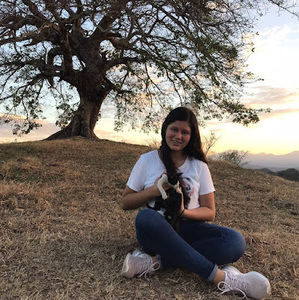 Meet your Posher, Katia larisa